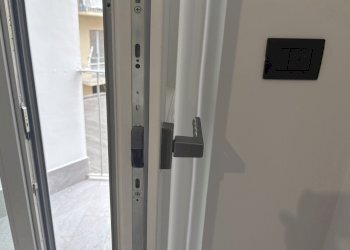serramenti.jpg - Two-room apartment Via Polonghera 46, Torino (neighborhood Cenisia) - photo 18