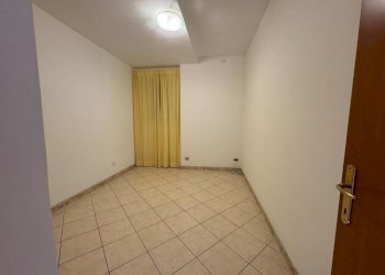 camera da letto - Quadrilocale Via Amatore Sciesa 70, Marino - foto 3
