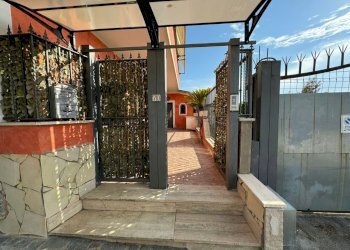 entrata - Quadrilocale Via Amatore Sciesa 70, Marino - foto 17