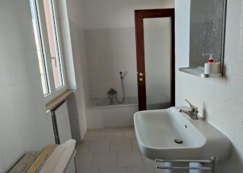 bagno - Two-room apartment Via Carlo Civardi, Stradella - photo 10