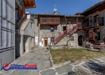 Trilocale Frazione Crè 57, 57, Gignod - foto 1