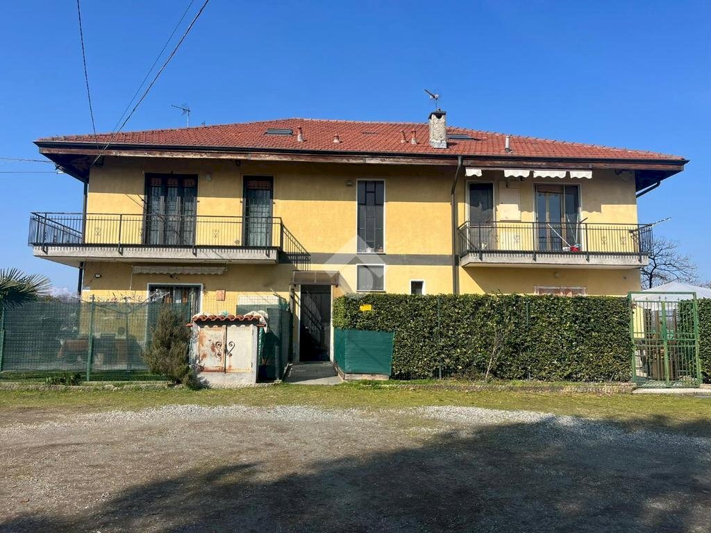 Three-room apartment Via Gerbido, San Francesco al Campo - photo 1