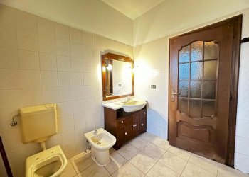 Three-room apartment Via Gerbido, San Francesco al Campo - photo 9