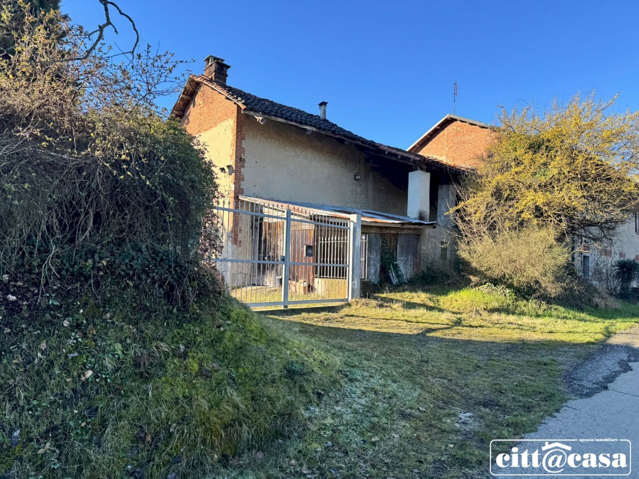 Semi-detached house Casalborgone - photo 1