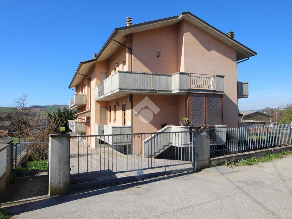 Four-room apartment Via del Pozzo, Roncofreddo - photo 1