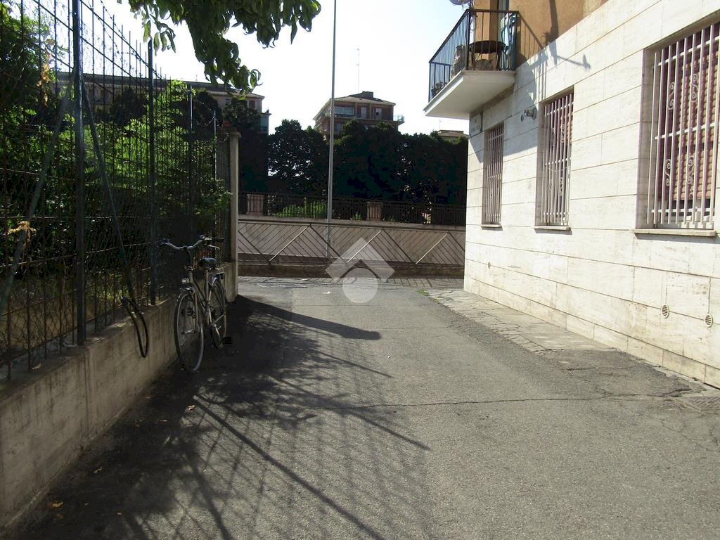 Three-room apartment Via antonio cecchi, Parma (neighborhood San Leonardo) - photo 3