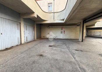 Box Via Lorenzo Valla, Milano (zona Chiesa Rossa) - foto 4