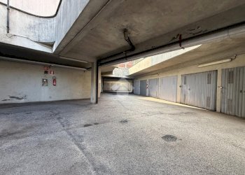 Box Via Lorenzo Valla, Milano (zona Chiesa Rossa) - foto 17