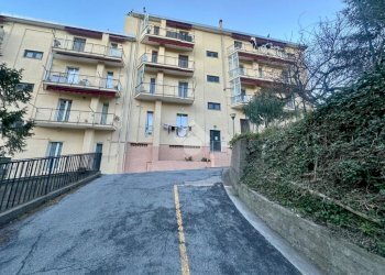 Appartamento Via Repusseno, Savona (zona Lavagnola) - foto 32