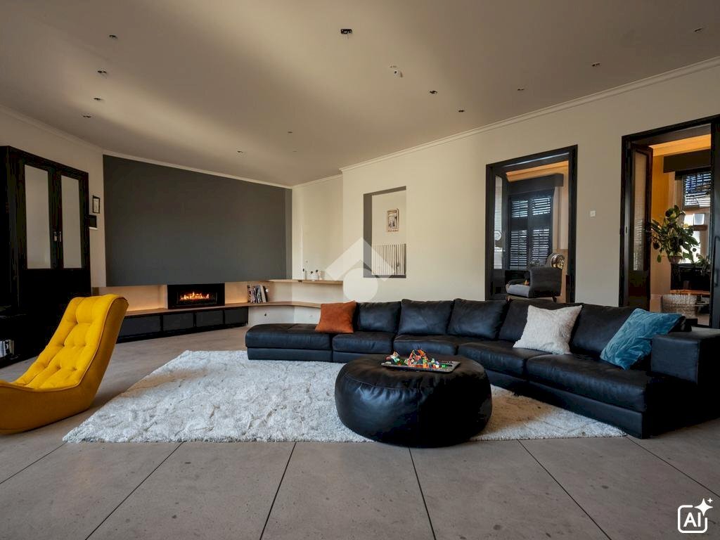 Four-room apartment Via Francesco Crispi, Legnano - photo 1