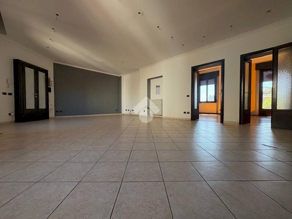 Four-room apartment Via Francesco Crispi, Legnano - photo 2