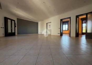 Quadrilocale Via Francesco Crispi, Legnano - foto 2