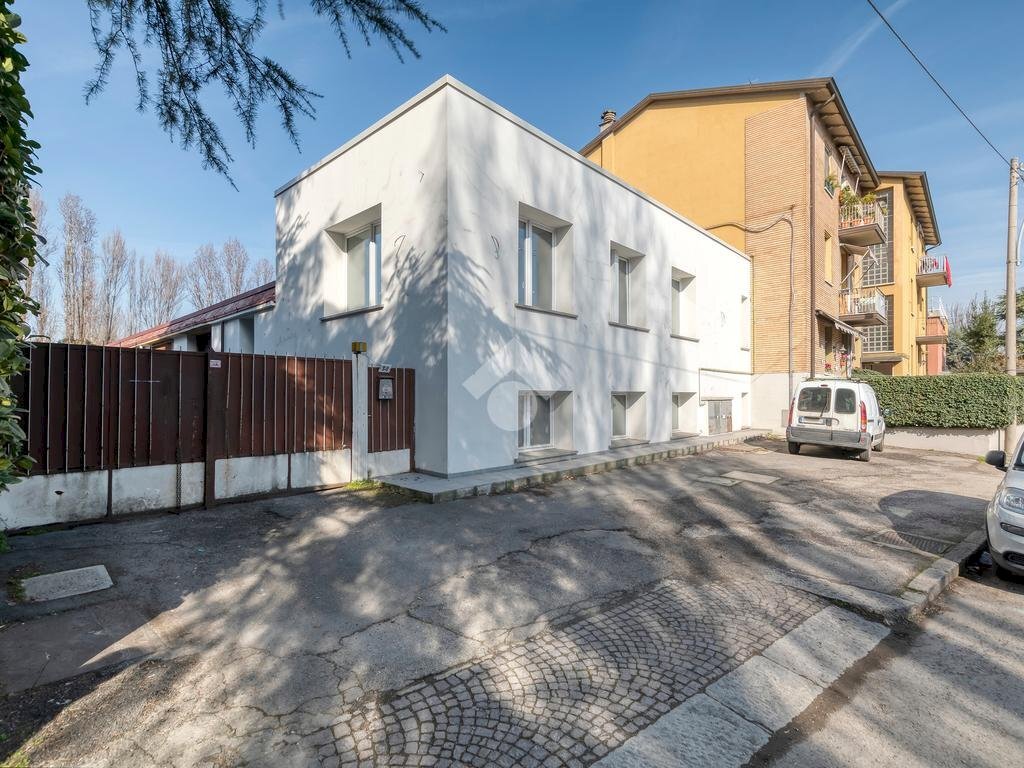 Capannone Via del Tuscolano, Bologna - foto 1