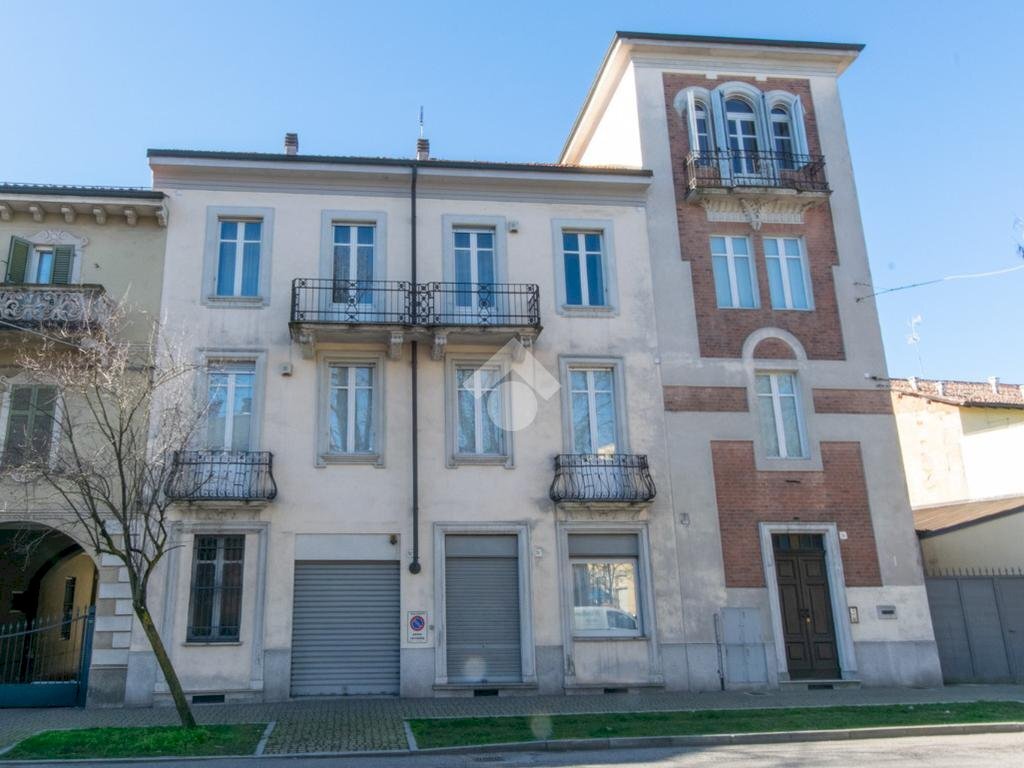 Villa Trifamiliare Corso Luigi Manacorda, Casale Monferrato - foto 1