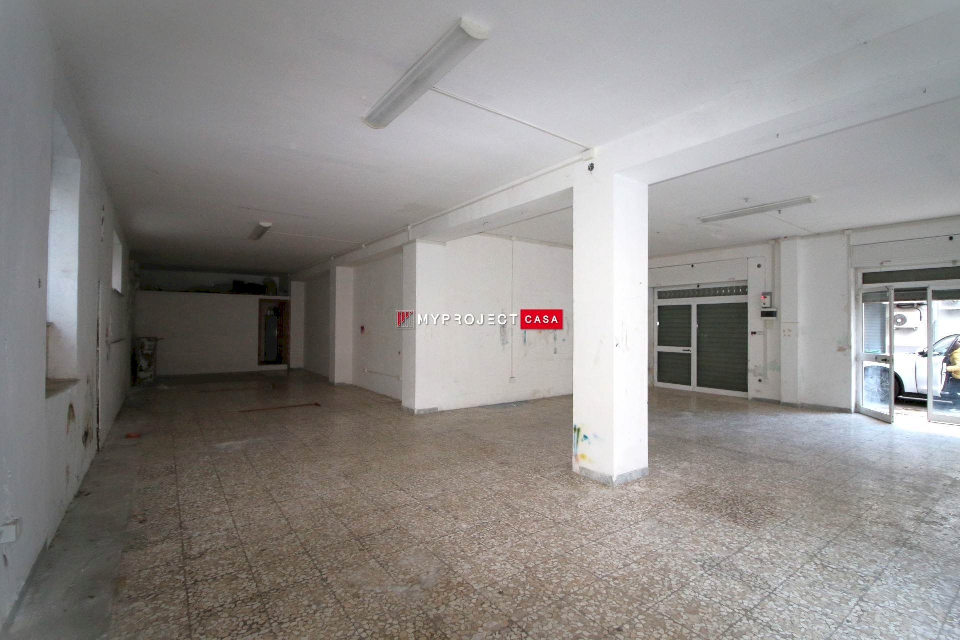 Warehouse Via Della Valle, Martina Franca - photo 2