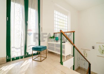 Scale - Casa indipendente VIA NICCOLO' TOMMASEO
 
7, Rho - foto 38