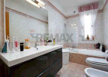 Bagno - Trilocale Via Giovanni Ferri
 
16, Triggiano - foto 13