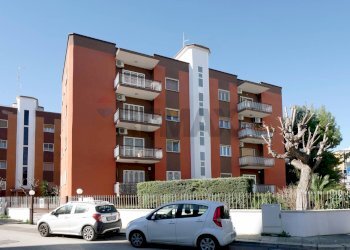 Edificio all\'aperto - Appartamento Via Rimini
 
1, Modugno - foto 1