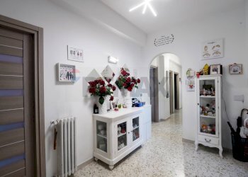 Hall / corridoio - Appartamento Via Rimini
 
1, Modugno - foto 2