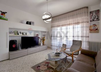 Soggiorno - Appartamento Via Rimini
 
1, Modugno - foto 3