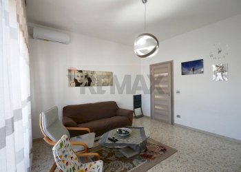 Soggiorno - Appartamento Via Rimini
 
1, Modugno - foto 7