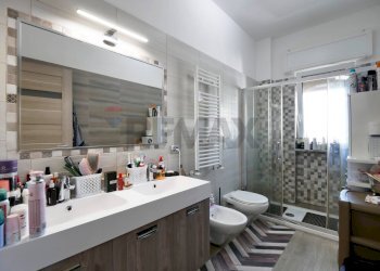 Bagno - Appartamento Via Rimini
 
1, Modugno - foto 13