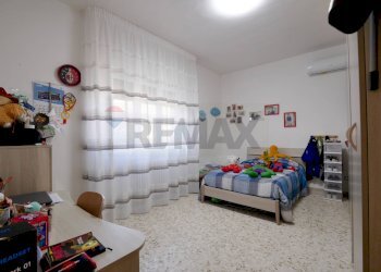 Camera / camera da letto - Appartamento Via Rimini
 
1, Modugno - foto 14