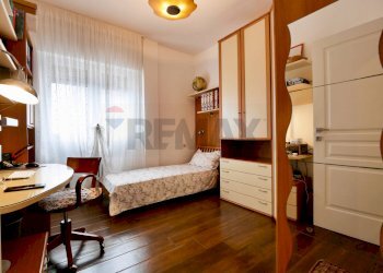 Camera / camera da letto - Quadrilocale Via Peucetia
 
10, Bari - foto 5