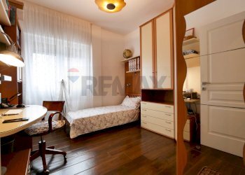 Camera / camera da letto - Quadrilocale Via Peucetia
 
10, Bari - foto 14