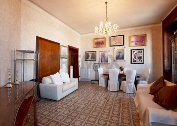 Sala da pranzo - Quadrilocale Corso Vittorio Veneto
 
6, Bari - foto 7