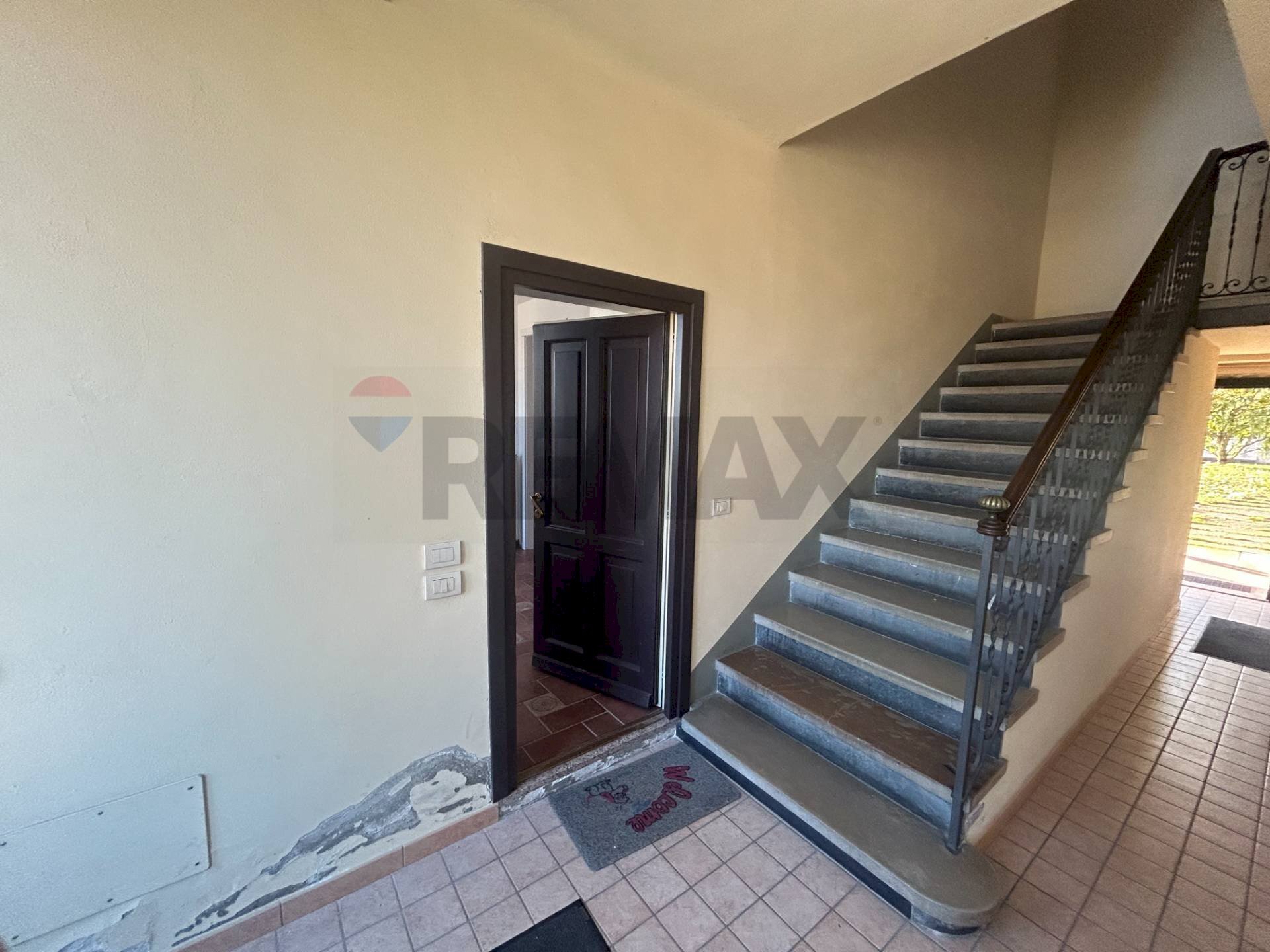 Scale - Trilocale VIA VIGGIU'
 
18, Saltrio - foto 2