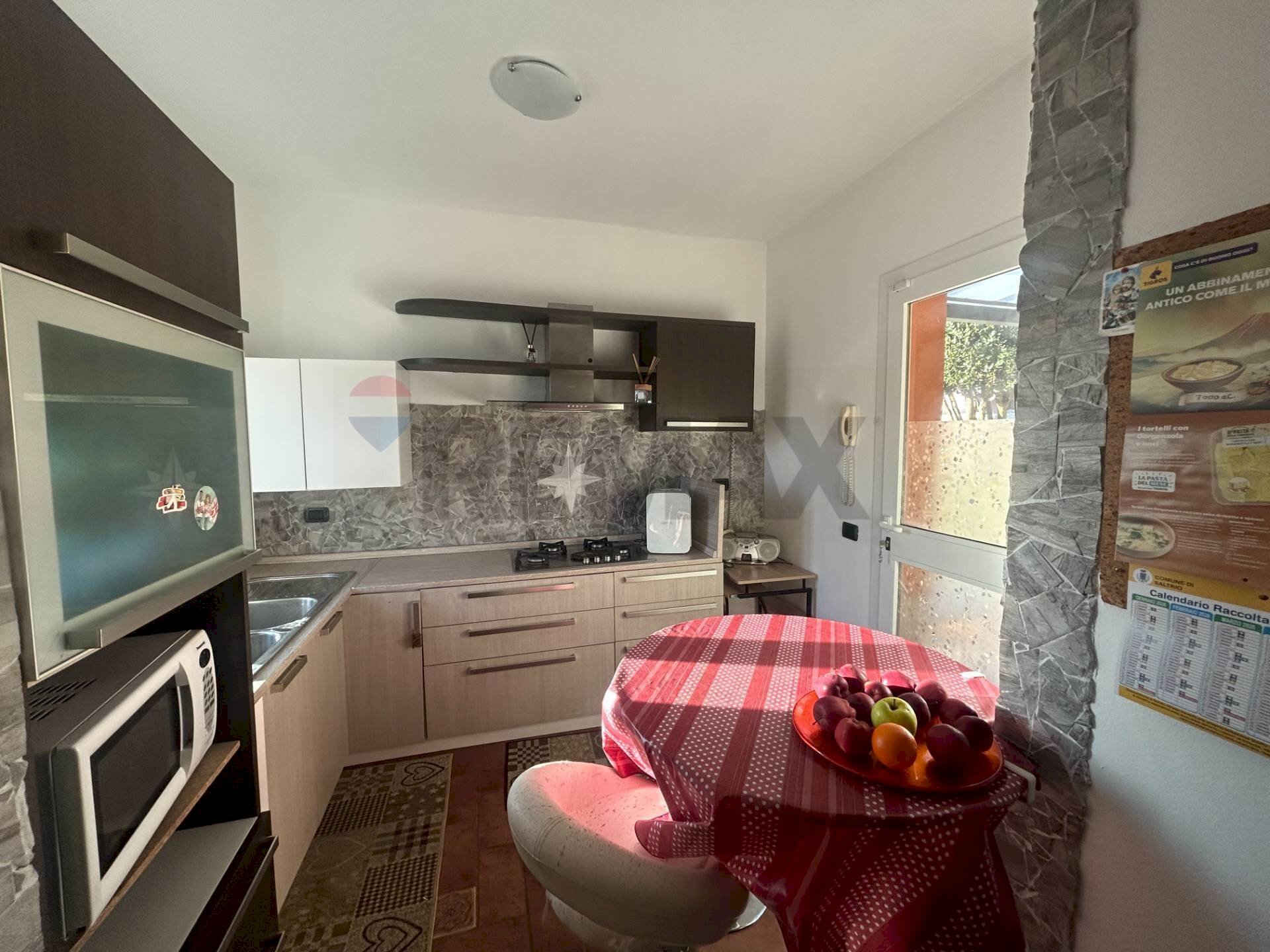 Cucina - Trilocale VIA VIGGIU'
 
18, Saltrio - foto 1