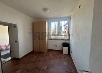 Stanza vuota - Trilocale VIA VIGGIU'
 
18, Saltrio - foto 4