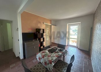 Sala da pranzo - Trilocale VIA VIGGIU'
 
18, Saltrio - foto 7