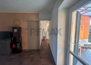 Hall / corridoio - Trilocale VIA VIGGIU'
 
18, Saltrio - foto 8