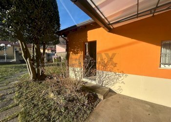 Casa all\'aperto - Trilocale VIA VIGGIU'
 
18, Saltrio - foto 27