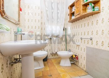 Bagno - Quadrilocale Via S. Ten. Nicolosi
 
3, San Giovanni la Punta - foto 9