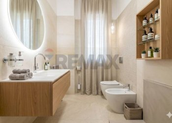 Bagno - Quadrilocale Via S. Ten. Nicolosi
 
3, San Giovanni la Punta - foto 10