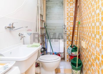 Bagno - Quadrilocale Via S. Ten. Nicolosi
 
3, San Giovanni la Punta - foto 14