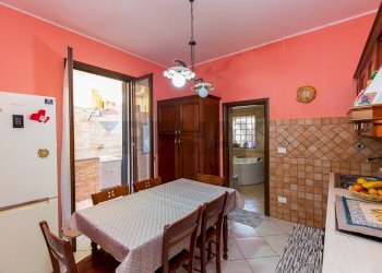 Sala da pranzo - Casa semi indipendente via Nazionale Guardia
274, Acireale - foto 4