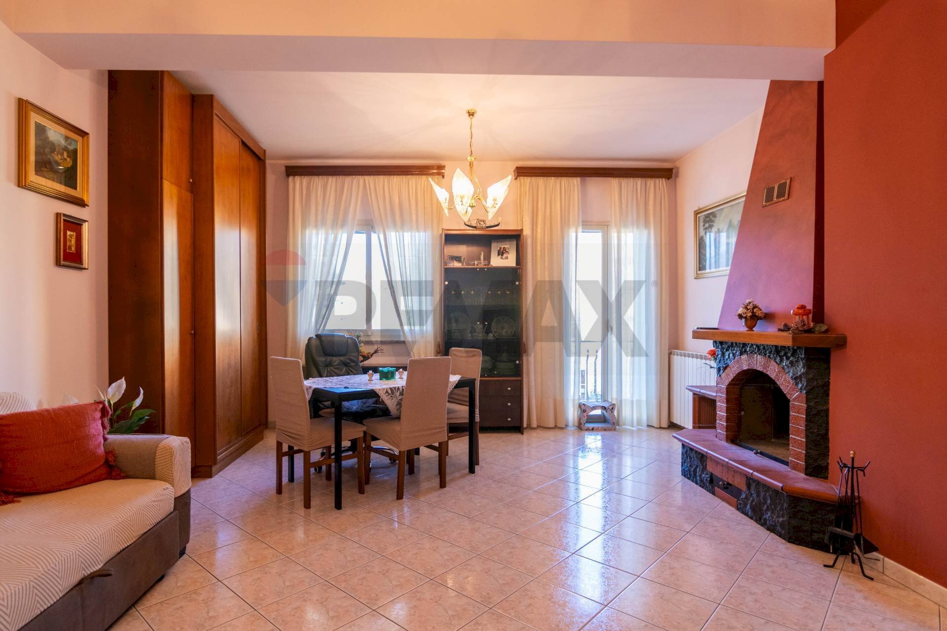 Sala da pranzo - Casa indipendente Via Francesco Messina
 
56, Linguaglossa - foto 3