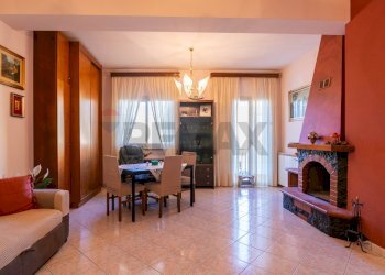 Sala da pranzo - Casa indipendente Via Francesco Messina
 
56, Linguaglossa - foto 3