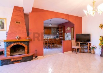 Soggiorno - Casa indipendente Via Francesco Messina
 
56, Linguaglossa - foto 4