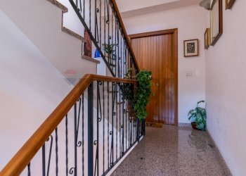 Scale - Casa indipendente Via Francesco Messina
 
56, Linguaglossa - foto 30