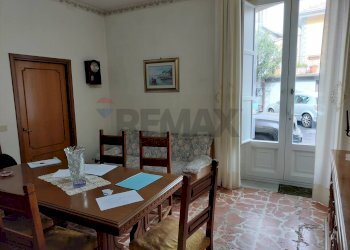 Sala da pranzo - Casa semi indipendente VIA GRAZIA
 
32, Pedara - foto 2