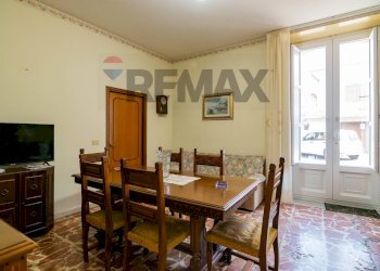 Sala da pranzo - Semi-detached house VIA GRAZIA
 
32, Pedara - photo 4