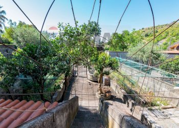 Edificio all\'aperto - Semi-detached house VIA GRAZIA
 
32, Pedara - photo 18