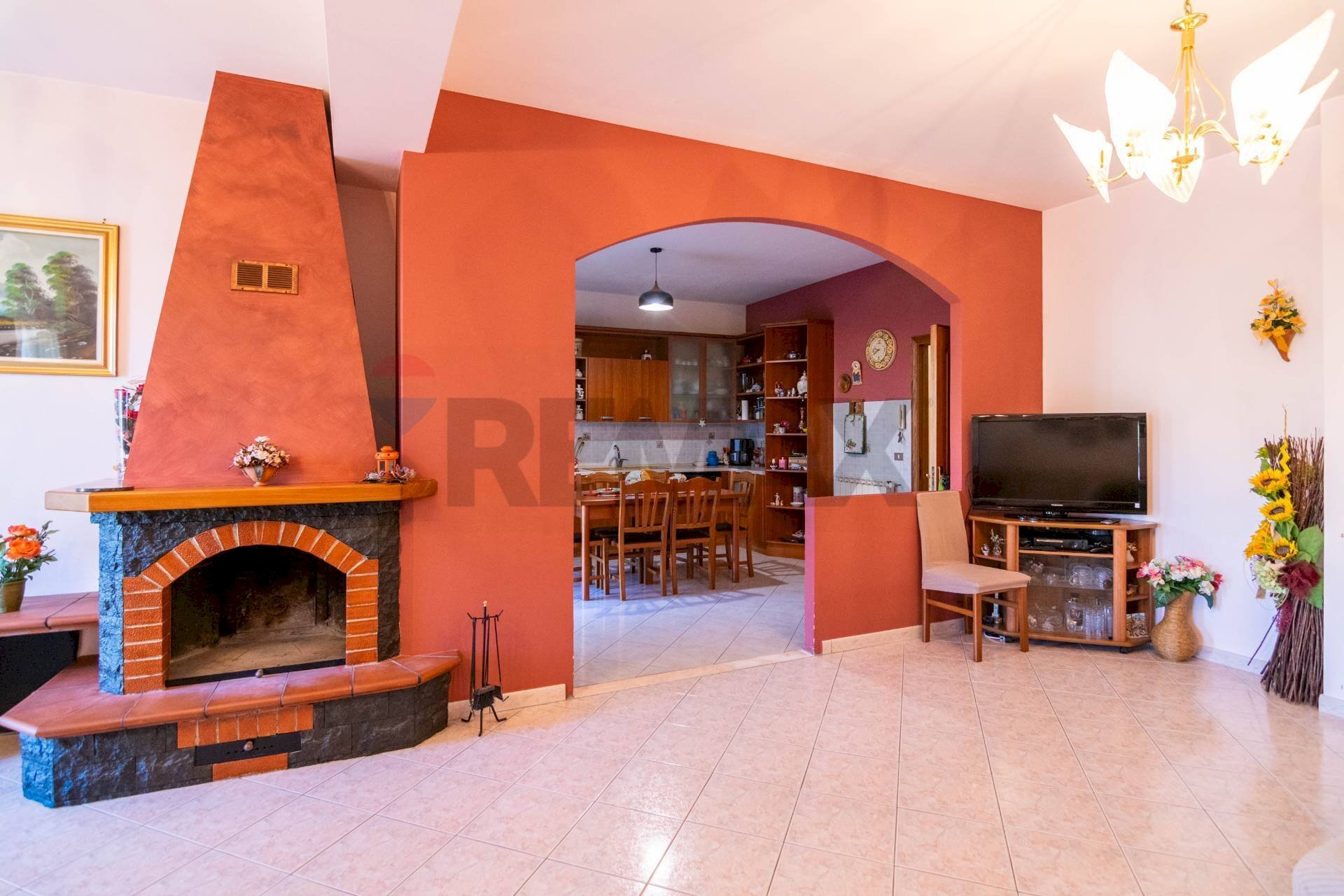 Soggiorno - Casa indipendente Via Francesco Messina
 
56, Linguaglossa - foto 1