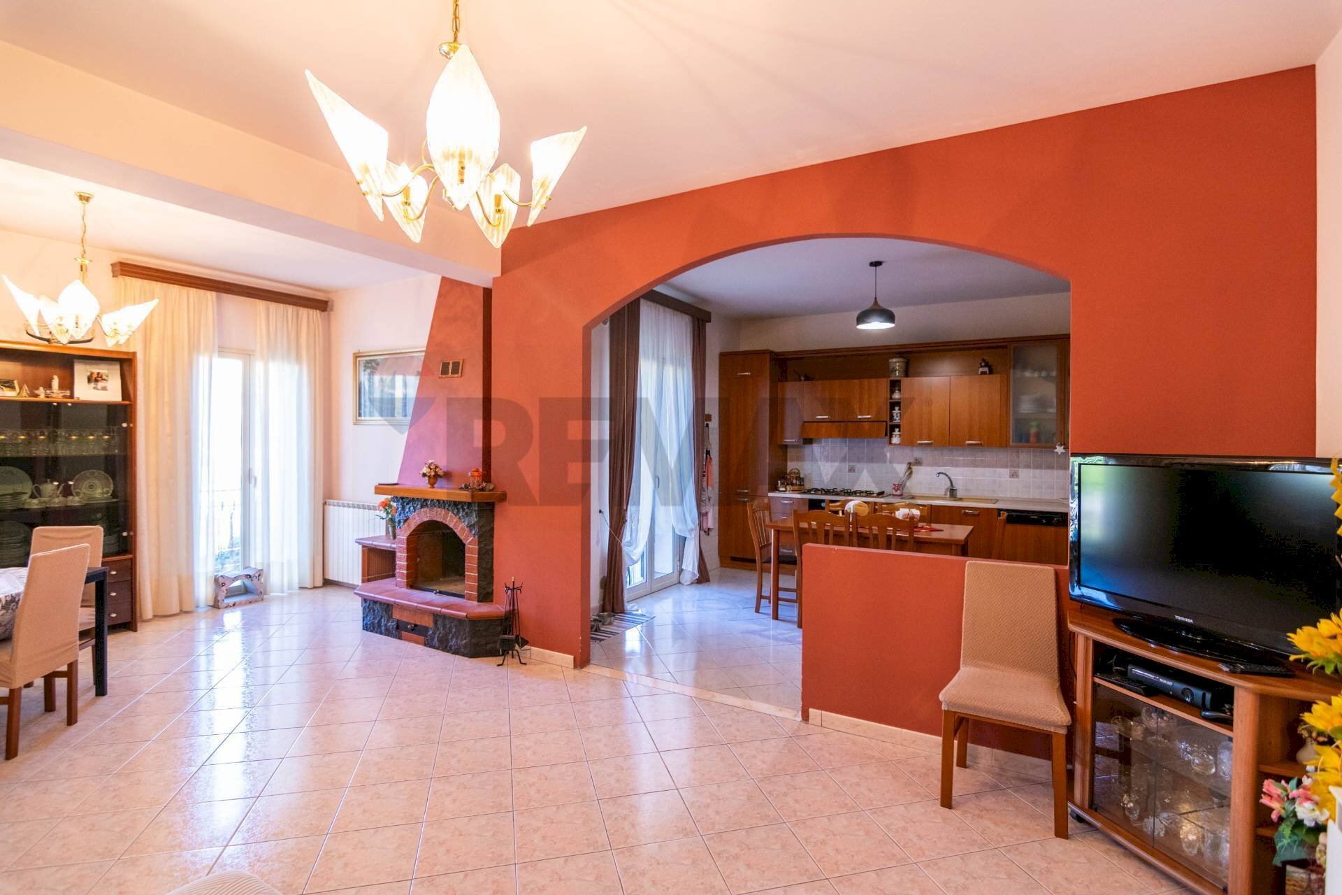 Sala da pranzo - Casa indipendente Via Francesco Messina
 
56, Linguaglossa - foto 3