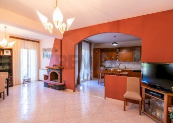 Sala da pranzo - Casa indipendente Via Francesco Messina
 
56, Linguaglossa - foto 8